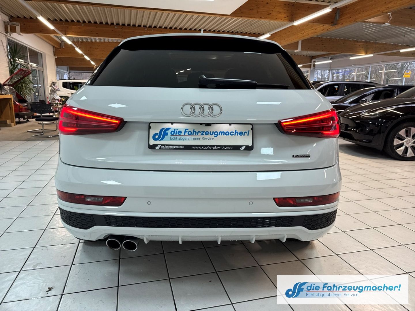 Fahrzeugabbildung Audi Q3 sport quattro S line S-line Sportpaket El. Pa