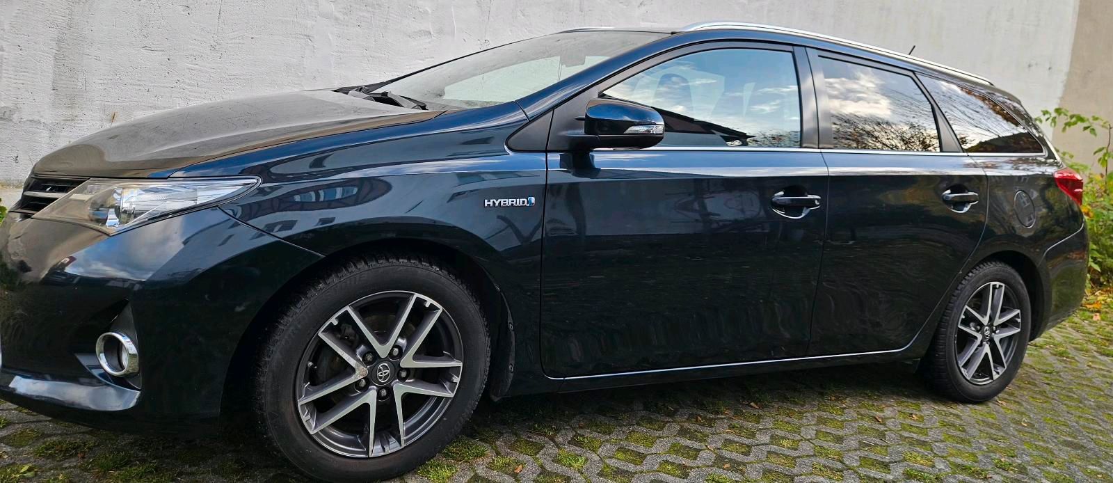 TOYOTA Auris Touring Sports
