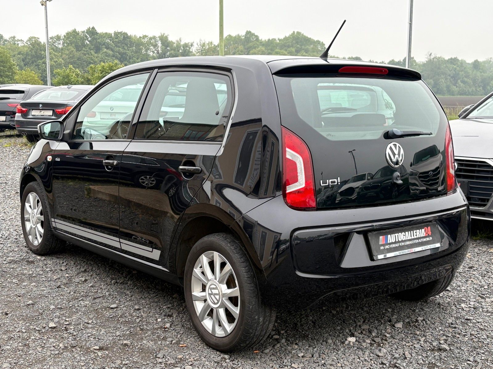 Fahrzeugabbildung Volkswagen up! 1.0 club up! Navi SHZ Klima 2.HD SCHECKHEFT