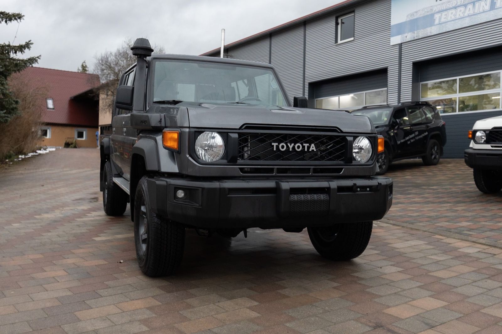 Toyota Land Cruiser GRJ 79DC VX LIM Facelift 2025 imagem 2