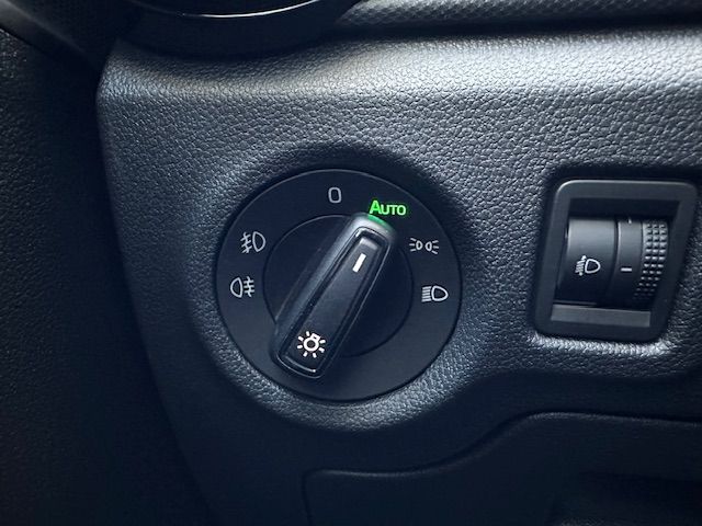 Fabia Essence PDC;CARPLAY;FSE;LED