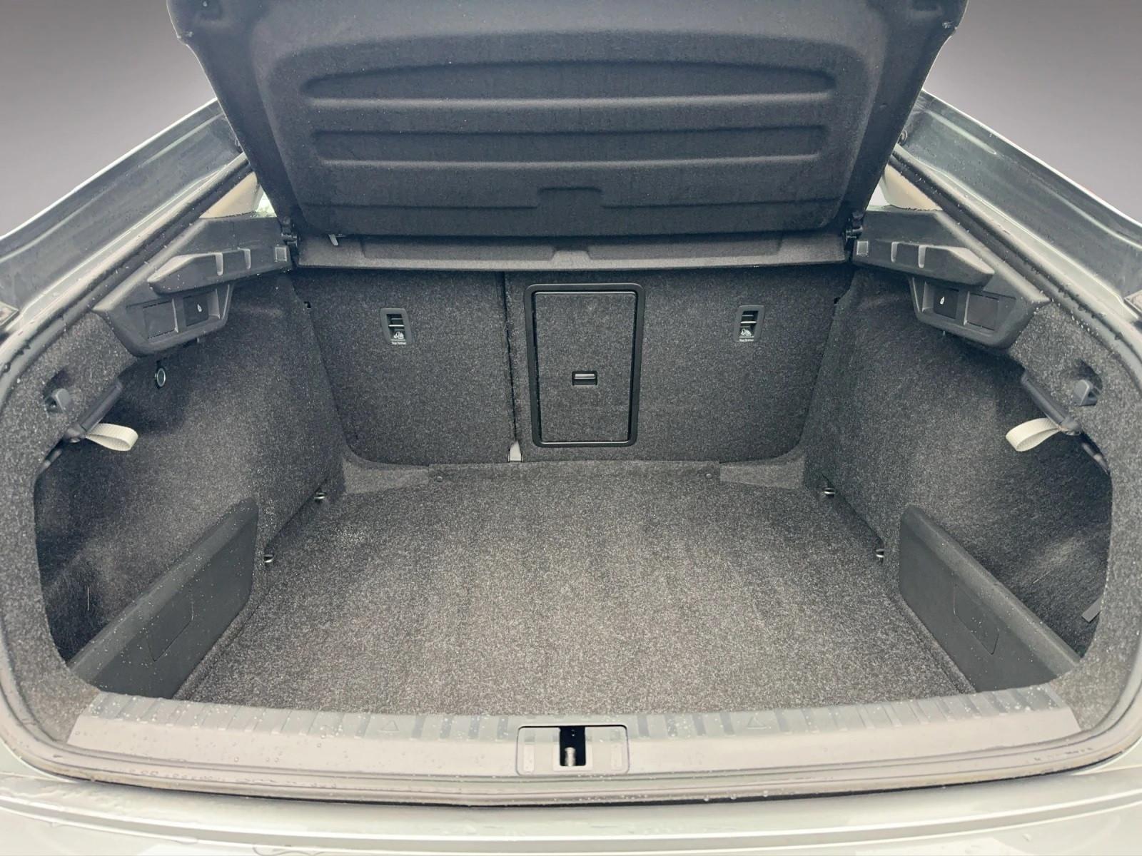 Skoda Octavia 1,5 eTSI DSG Selection ACC Winter Kam