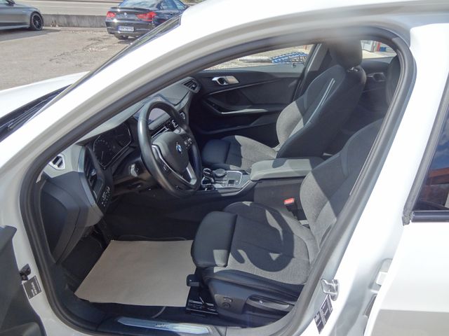 Fahrzeugabbildung BMW 118i Sportline/39.000km/LED/SitzH/Navi/Automatik