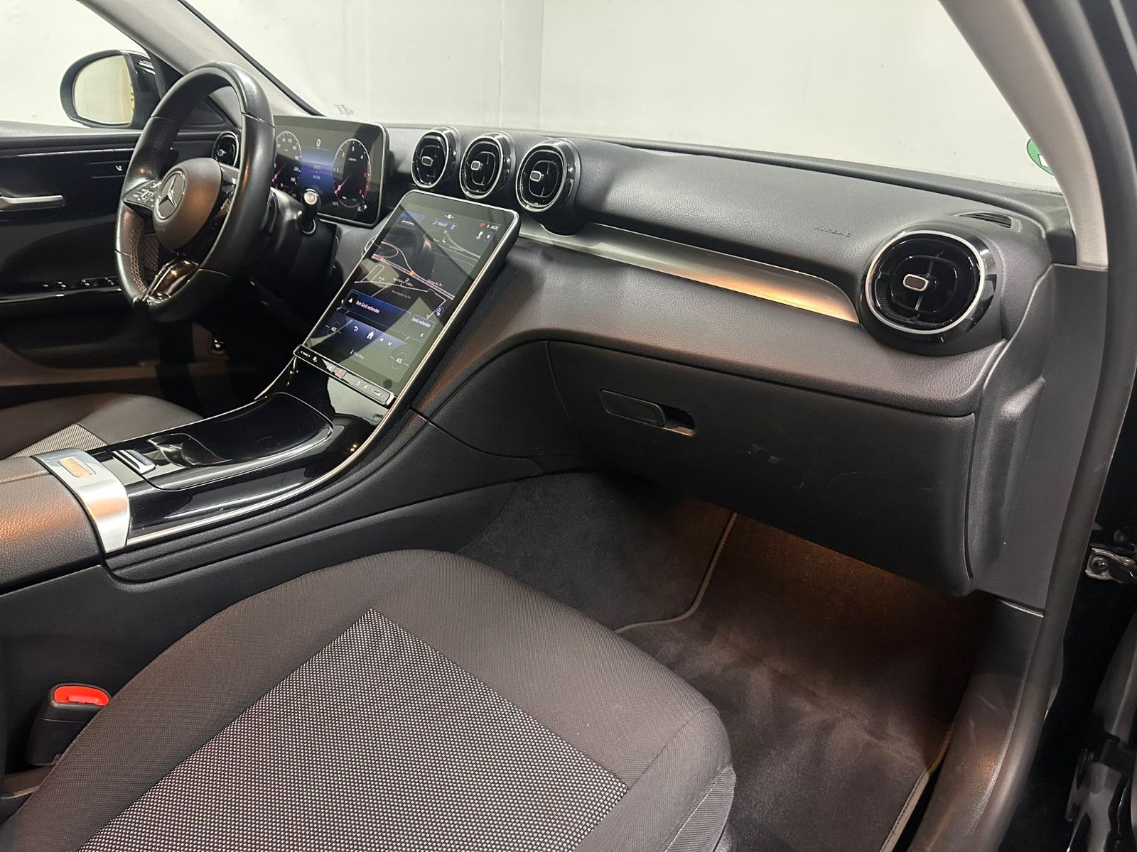 Fahrzeugabbildung Mercedes-Benz C 220 d T Autom.*AVANTGARDE*AHK*CARPLAY*