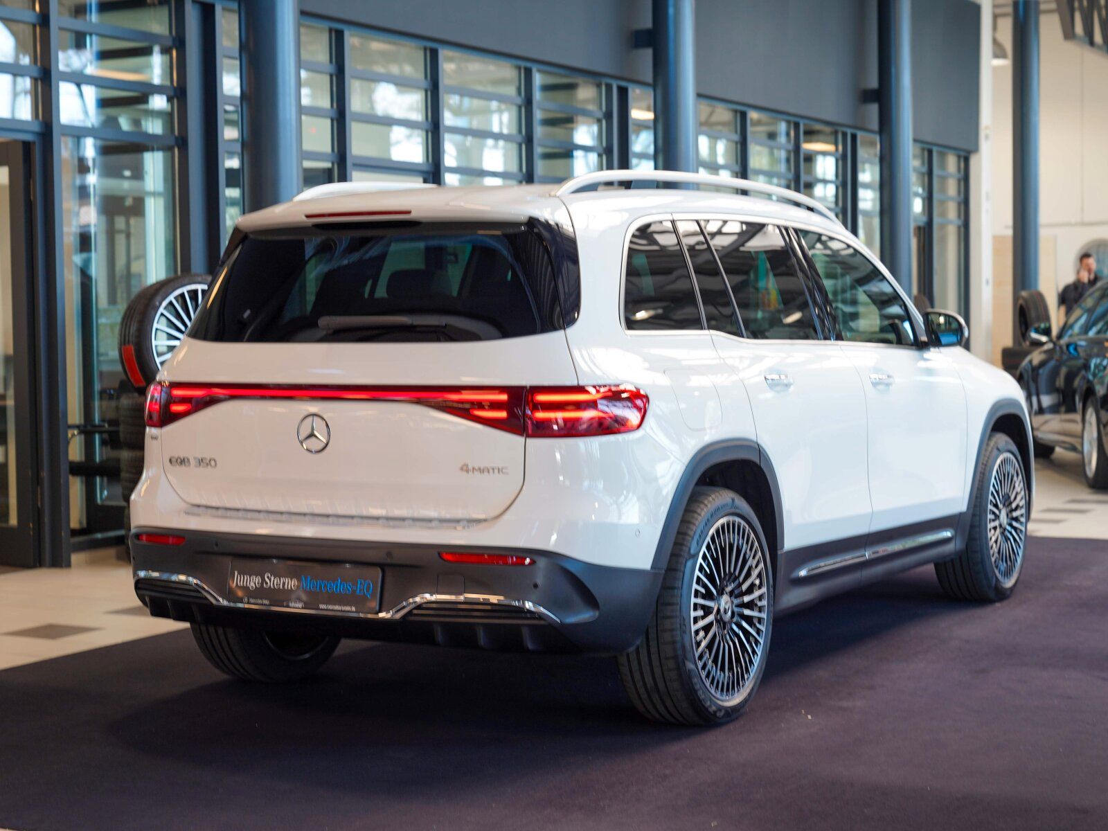 Mercedes-Benz EQB 350 4M AMG Premium Pano  Memory  Distronic foto 3