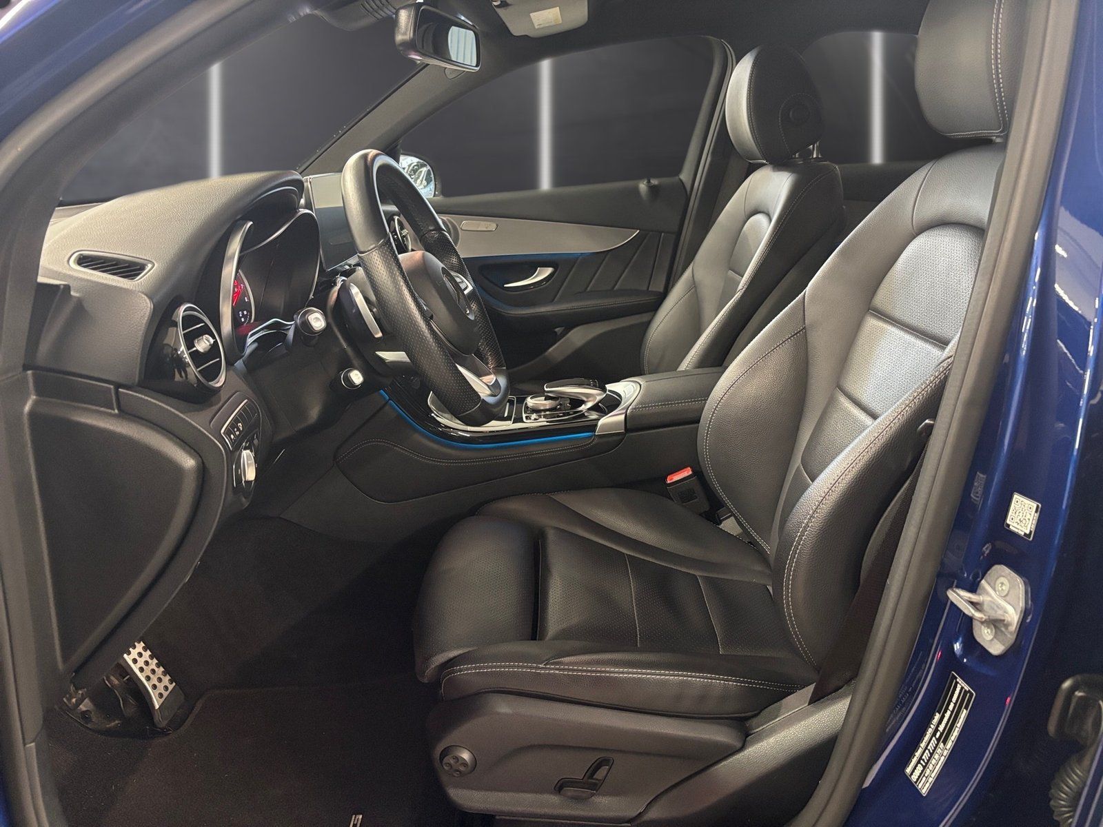 Fahrzeugabbildung Mercedes-Benz GLC 300 4M AMG*Night*Burmester*ILS*COMAND*360°*