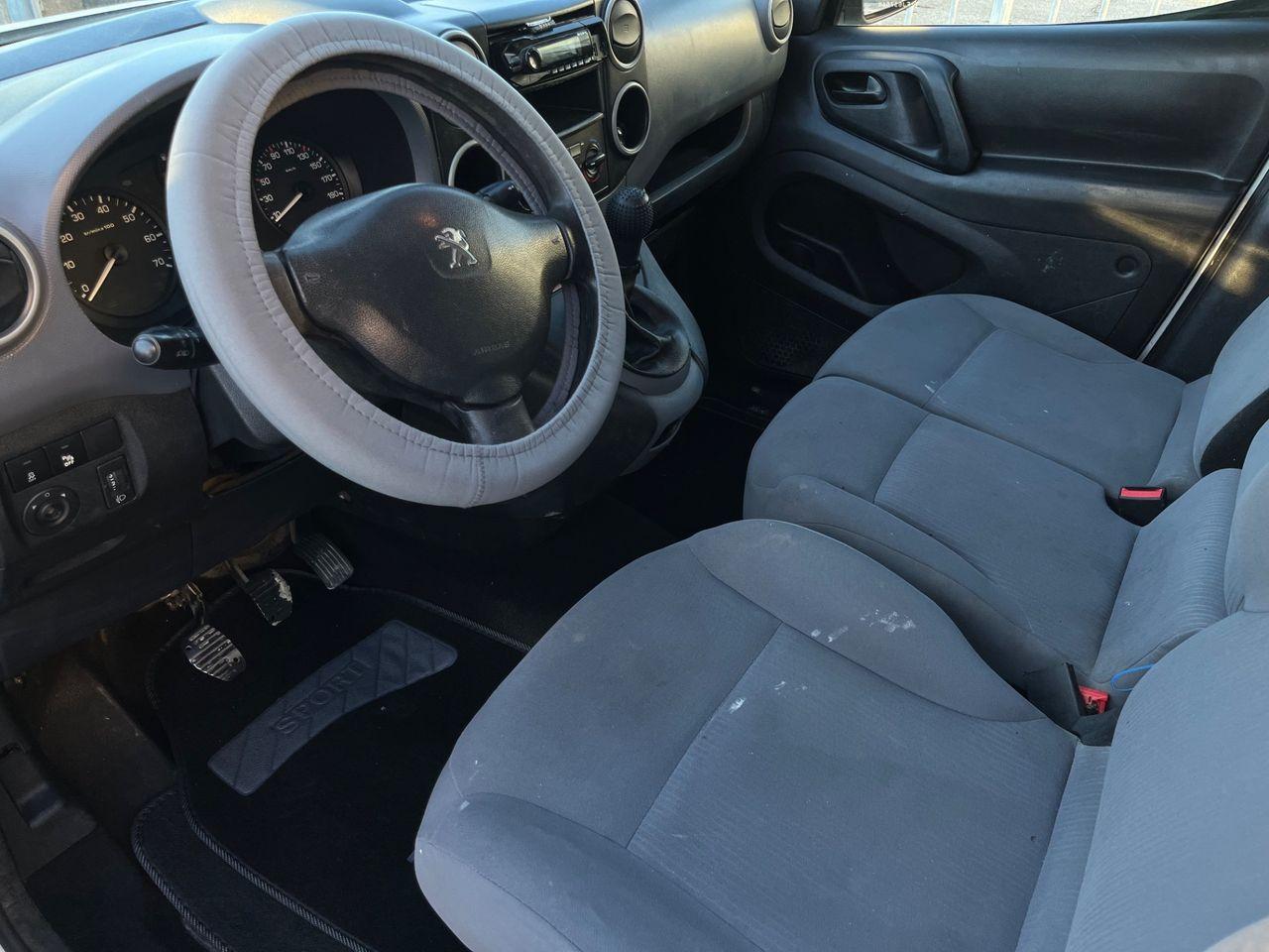 Peugeot Partner 2015 — photo 9