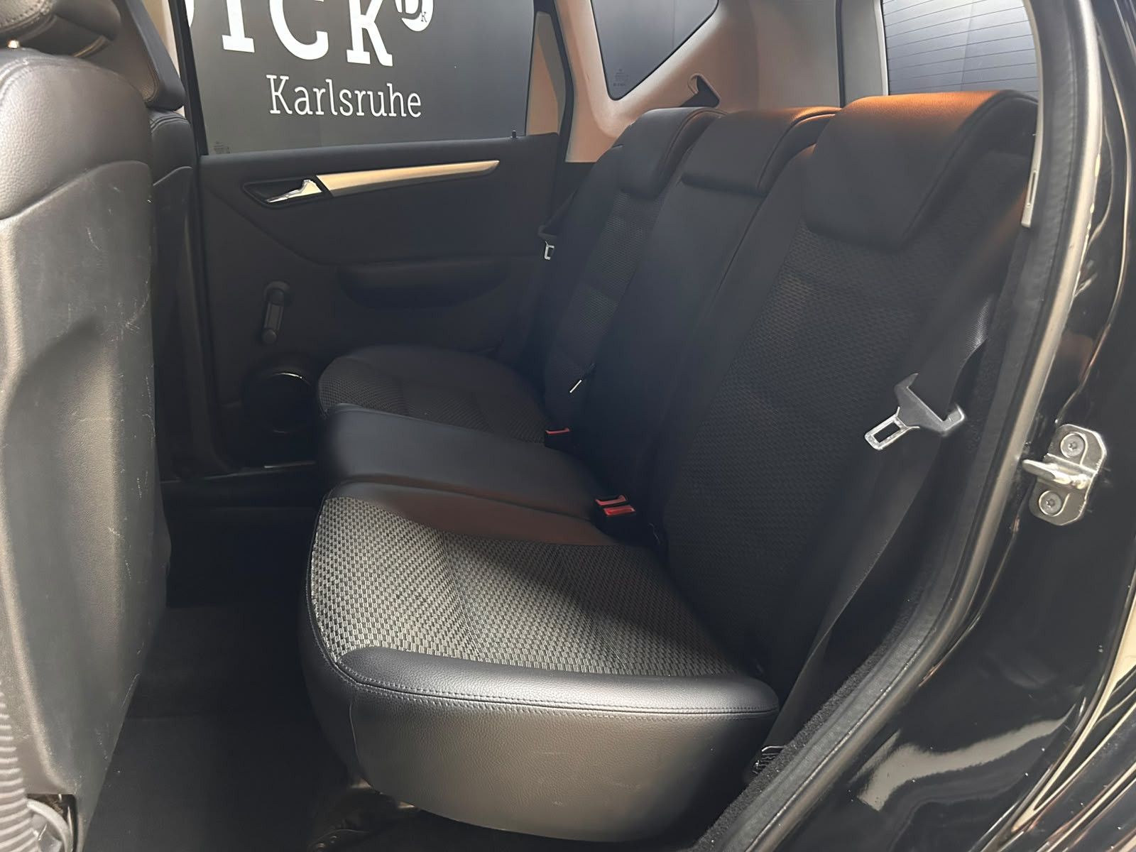 Fahrzeugabbildung Mercedes-Benz A 180 CDI Avantgarde LEDER+SHZ+PDC+TEMPO+KLIMA+
