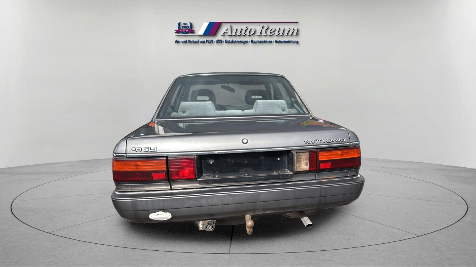 Toyota Camry 2.0 Automatik AHL OLDTIMER SCHIEBEDACH