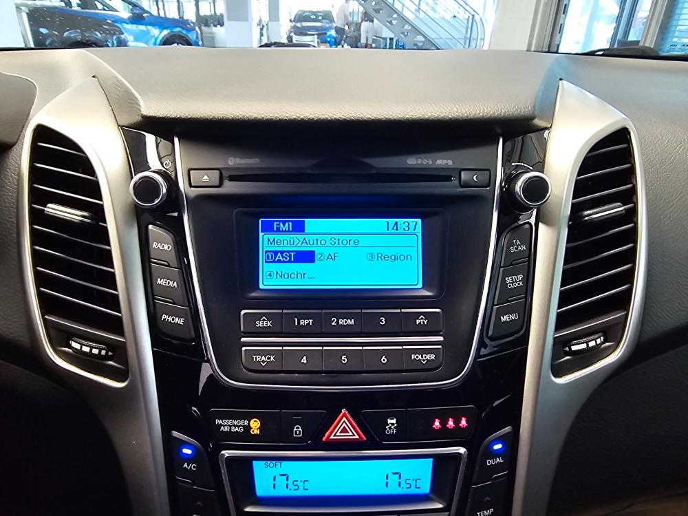 Hyundai i30 1.Hand,PDC,Klimaautomatik,Winterräder