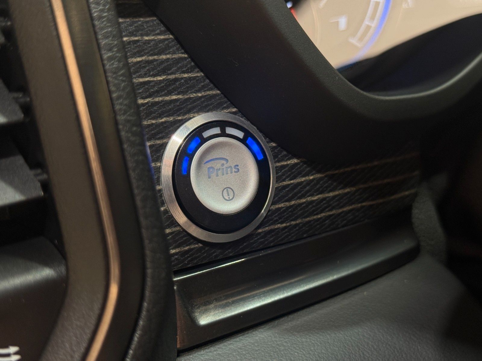 Fahrzeugabbildung Dodge RAM 1500 LIMITED NIGHT CREW CAB 4x4