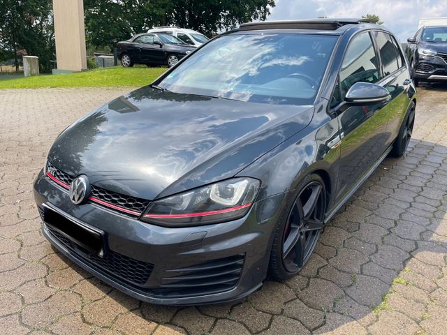 Volkswagen Golf VII Lim. GTI*DSG*PANO*LEDER*ACC*DCC*