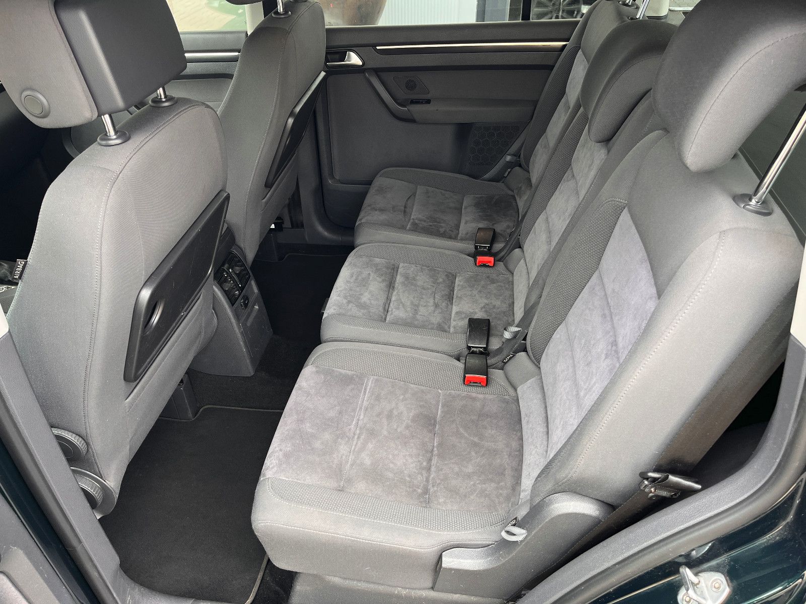 Fahrzeugabbildung Volkswagen Touran Highline BMT 2.0 TDi DSG