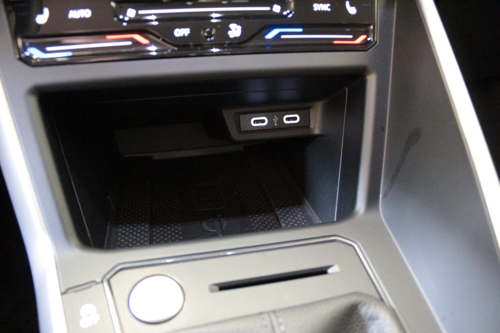 Fahrzeugabbildung Volkswagen Taigo 1.0 TSI, Life *Kamera*Sitzhzg*#15387