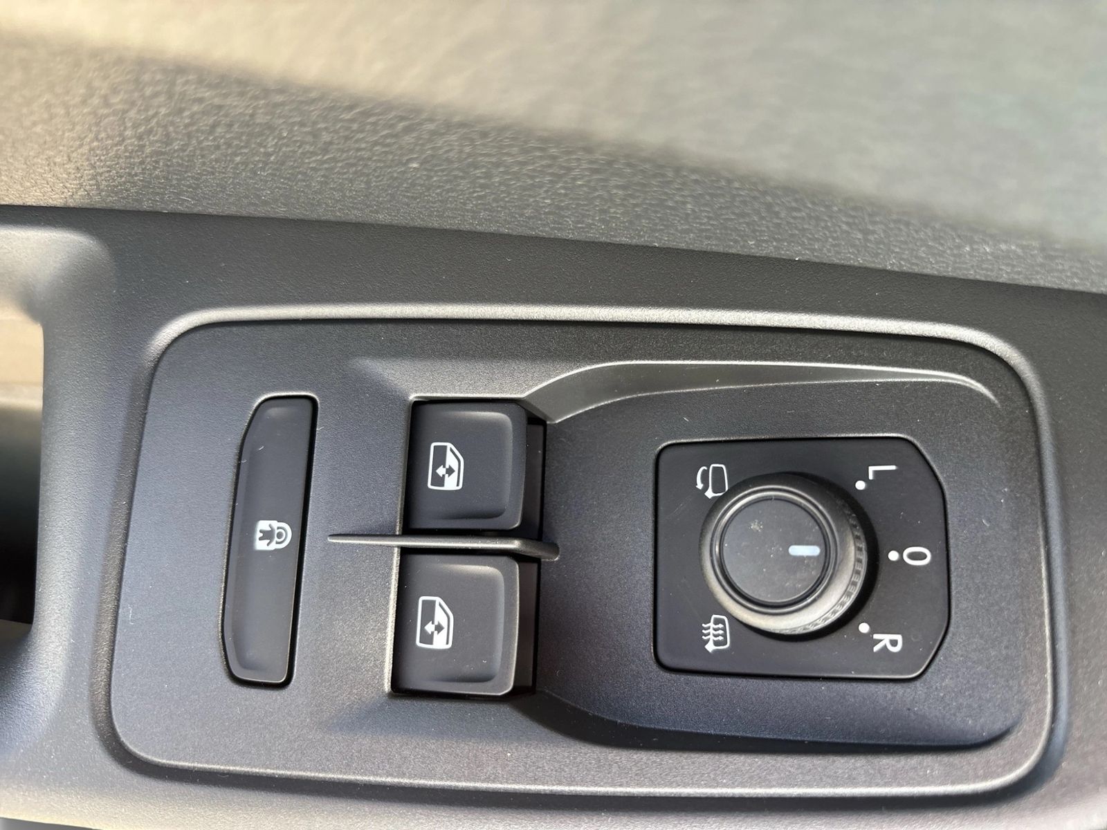 Caddy 2.0 TDI, Climatronic, AHK, Navi, Alu 16",