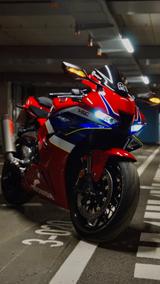 Honda Cbr 1000 rr-r Fireblade - HONDA CBR1000F