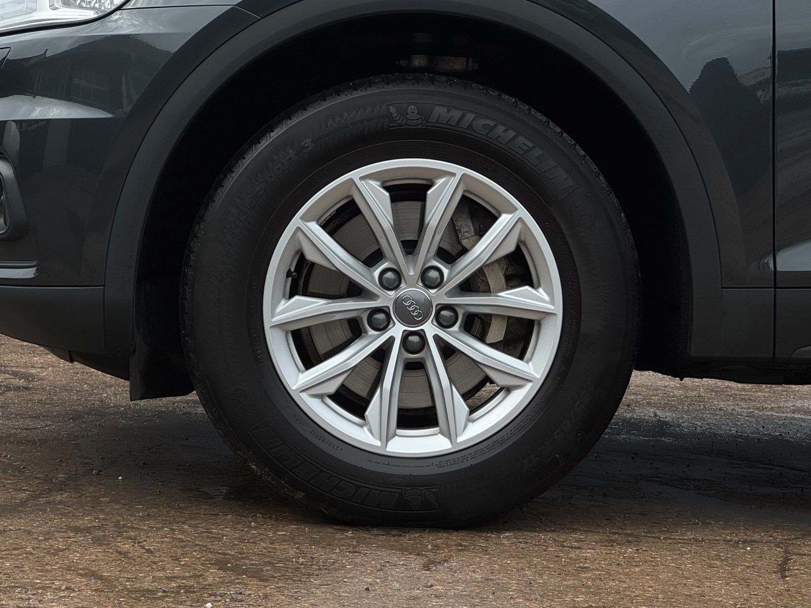 Fahrzeugabbildung Audi Q5 2.0 TFSI quattro basis Leder Kamera SHZ ACC