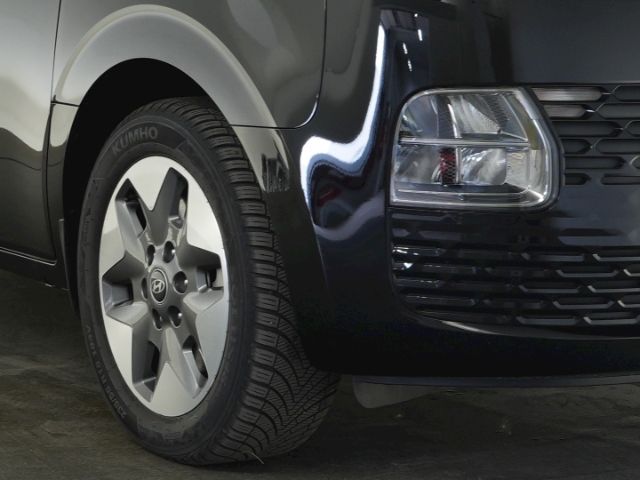 STARIA HEV PRIME AUTOMATIK 9-SITZER+VOLL LED+NAV