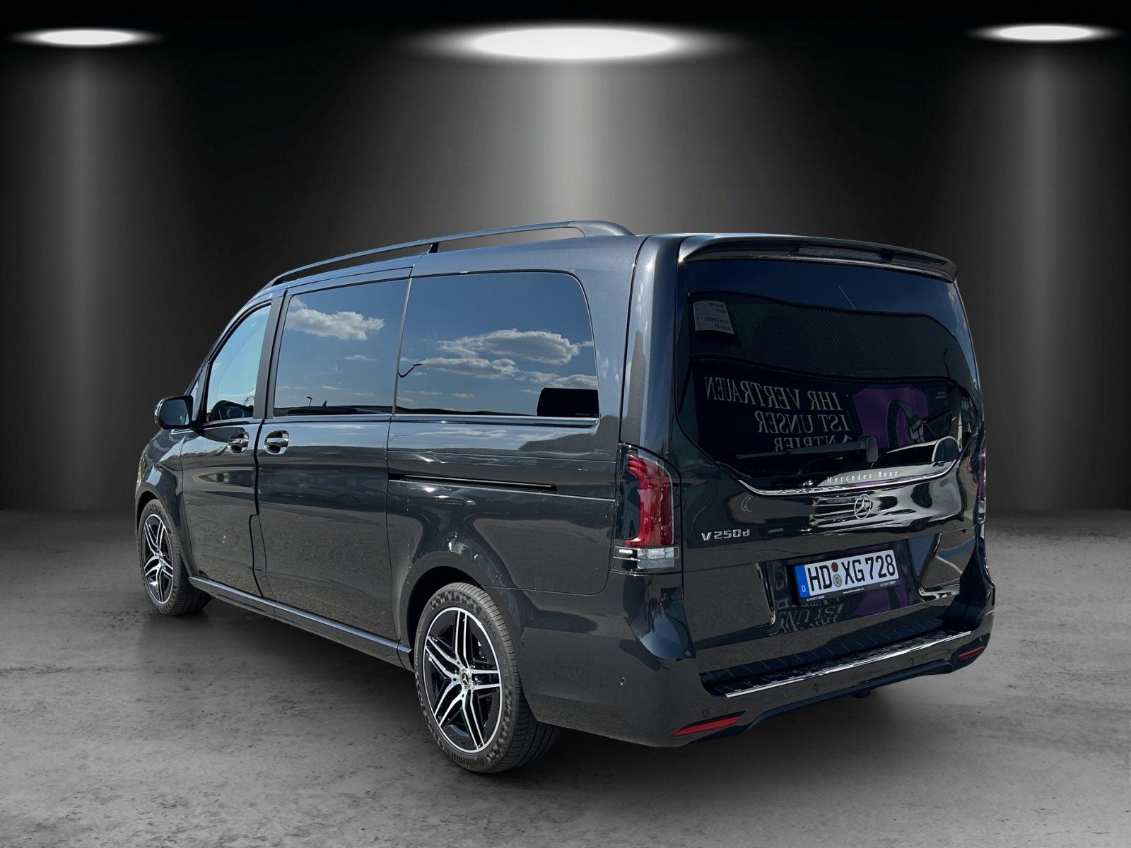 Fahrzeugabbildung Mercedes-Benz V 250 d Avantgarde Winterpaket AMG-Line AHK MBUX