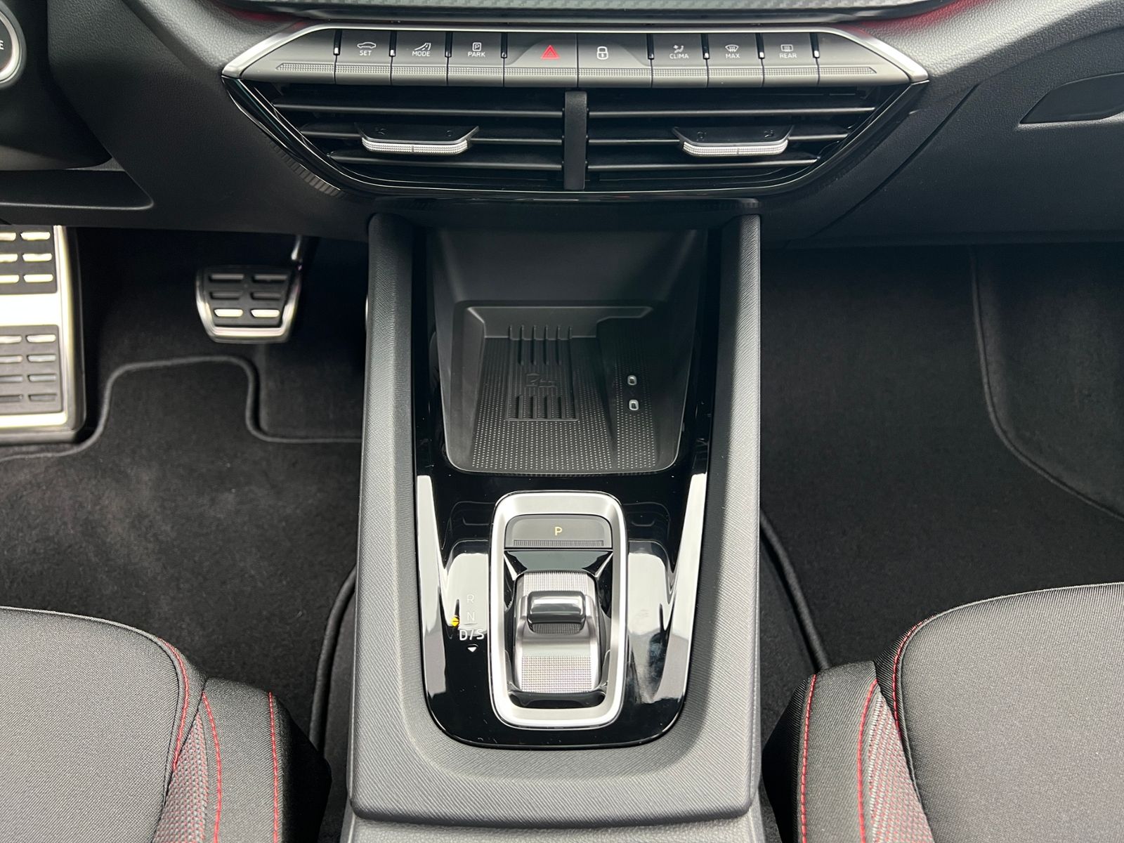 Fahrzeugabbildung SKODA Octavia Combi RS 2,0 TSI DSG *AHK, ACC, Matrix,