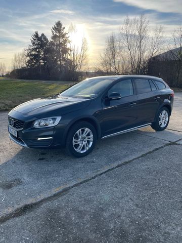 VOLVO V60 CC