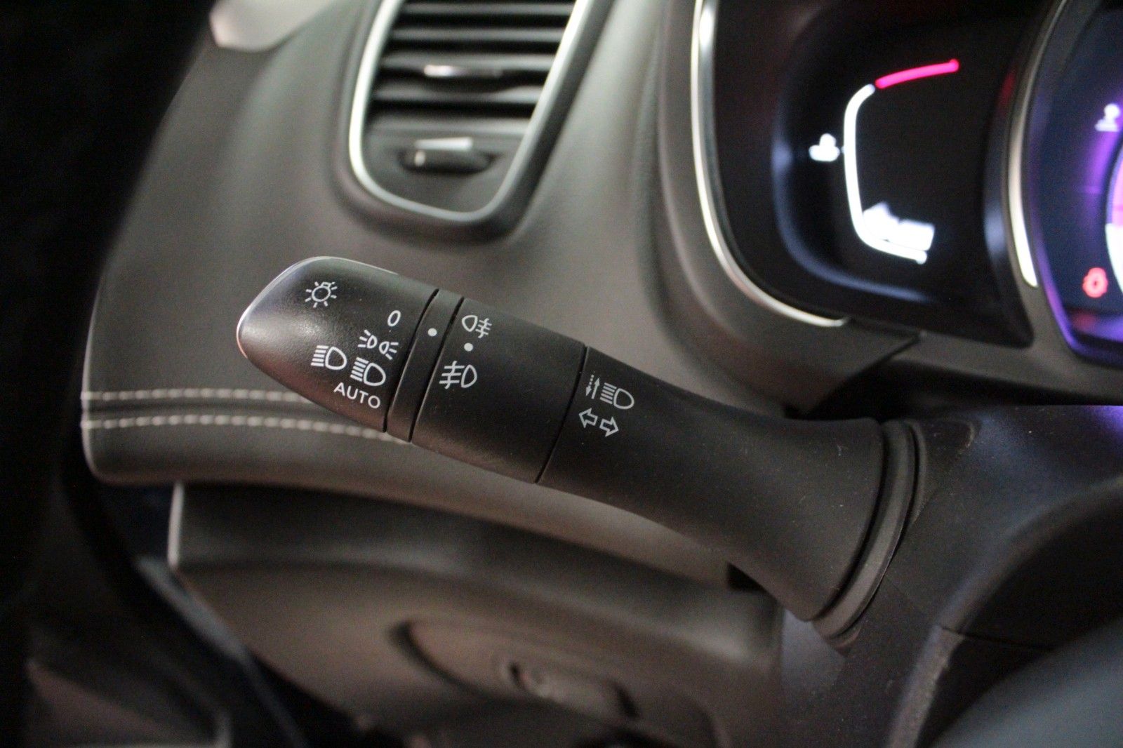 Fahrzeugabbildung Renault Grd Scenic Tce130 Bose Edition*R-Link*Sitzhzg*