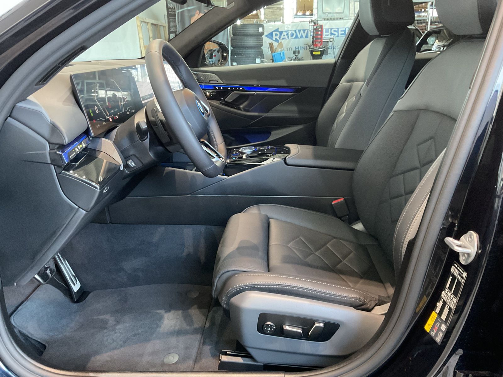 BMW i5 xDrive40 |20" M LMR |Komfortsitze |M Sportpak foto 7