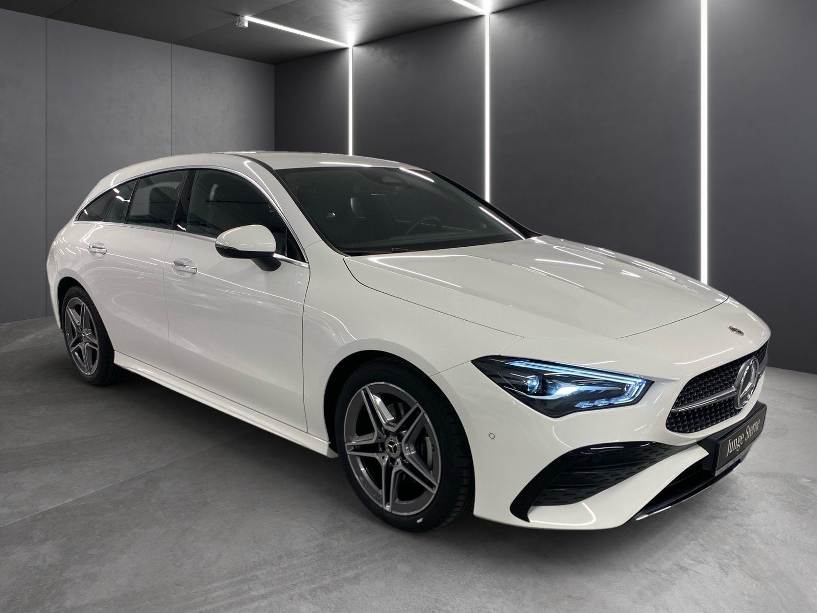 Fahrzeugabbildung Mercedes-Benz CLA 180 SB AMG PLUS*Kamer*LED*Easy-Pack*CarPlay*