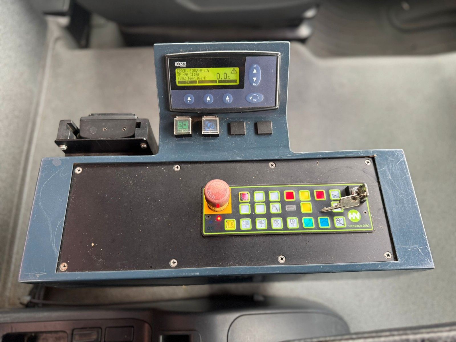 Fahrzeugabbildung MAN TGA 26.320 B/L  6x2 Faun Seitenlader Müllwagen