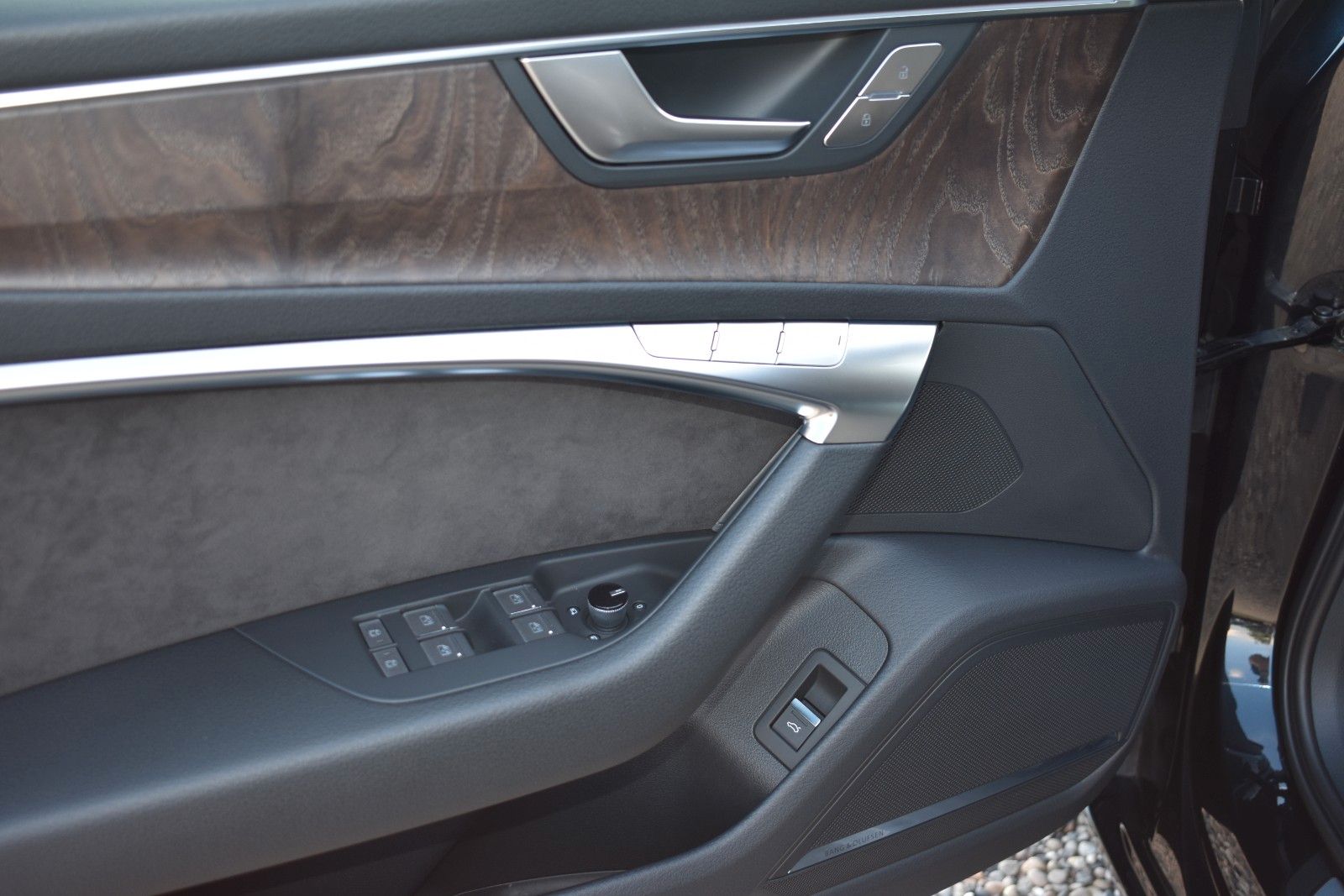 Fahrzeugabbildung Audi A6 55 TFSI quattro sport HUD Pano Standh. Nachts