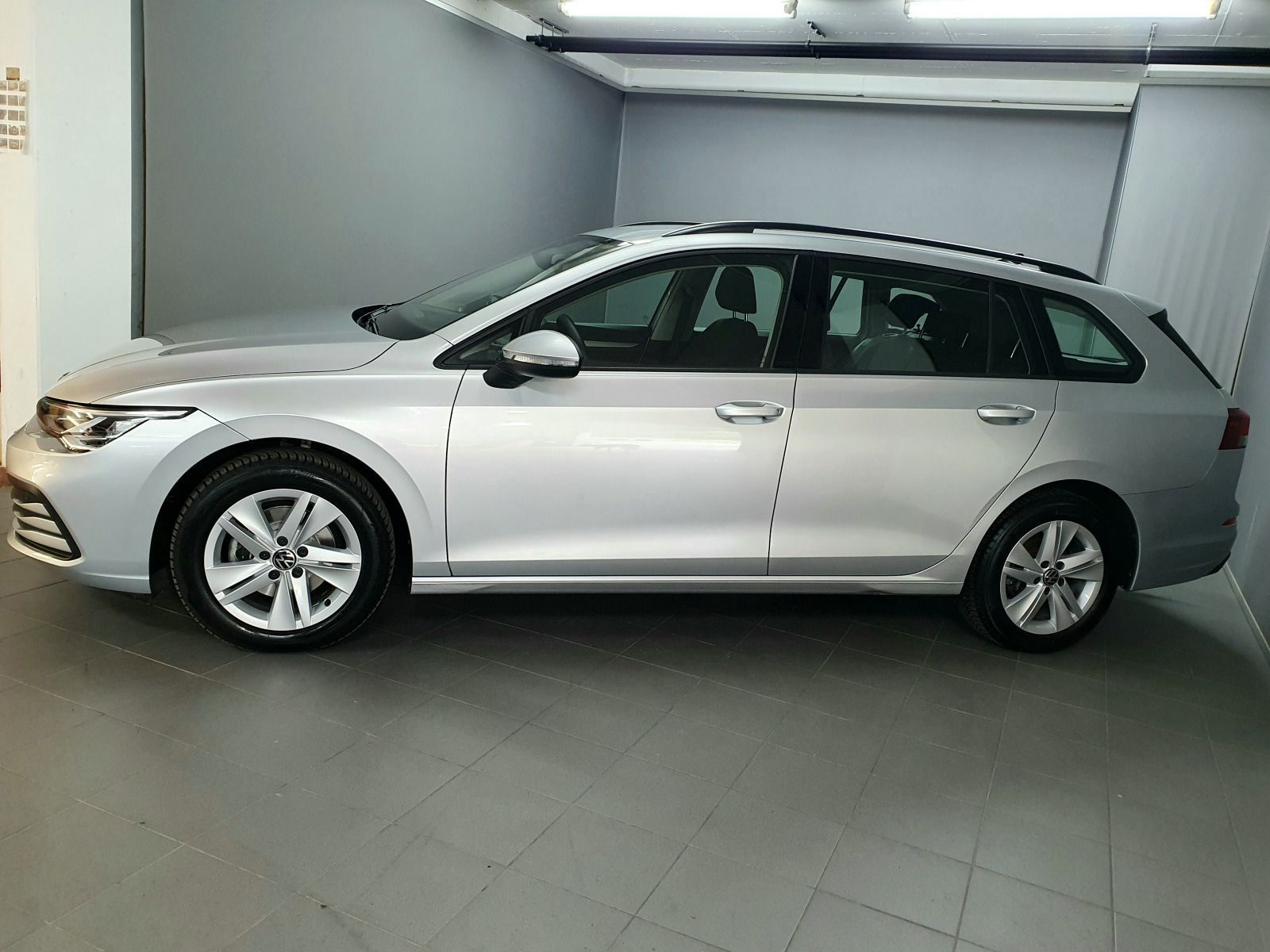 Volkswagen Golf VIII Variant 1.5eTSI DSG AHK ACC LED AppCon foto 2