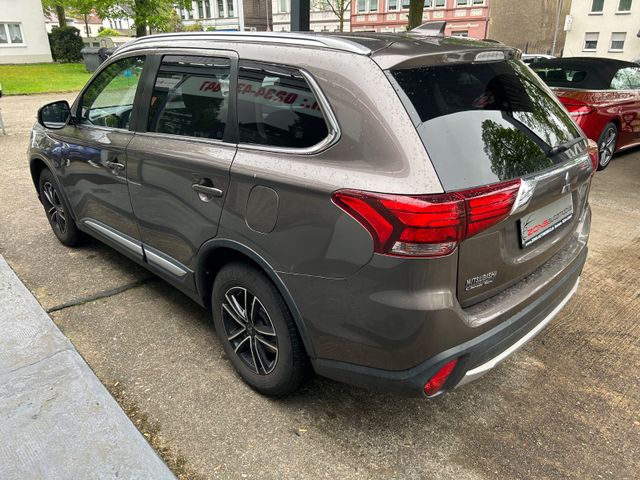 Fahrzeugabbildung Mitsubishi Outlander Edition 100+CarPlay+SHZ+Kamera+1.Hand