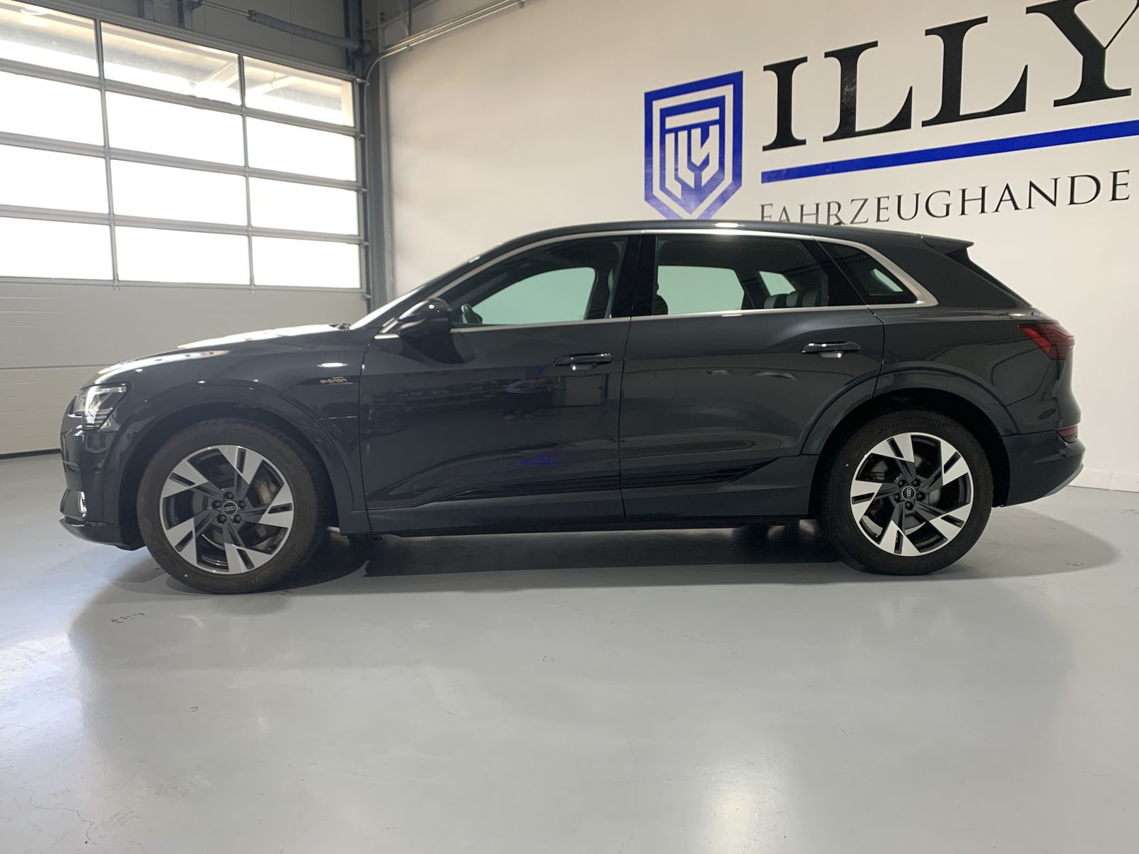 Fahrzeugabbildung Audi e-tron 55 Quattro*Leder*360°Cam*LED*SHZ*Navi*