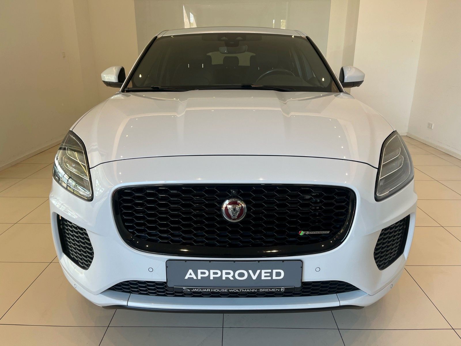 Fahrzeugabbildung Jaguar E-Pace D180 Chequered Flag Panoramadach & AHK