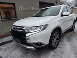 Mitsubishi Outlander 2.2 4WD 7SITZE+1.HD+AHK+360°+LEDER! - Mitsubishi Outlander mit Diesel-Antrieb: Allradantrieb, Geländewagen, Automatik, 2.2