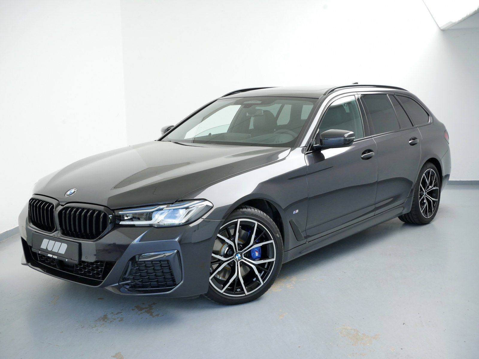 BMW 520d xDrive Touring M-Sport Navi AHK imagem 2