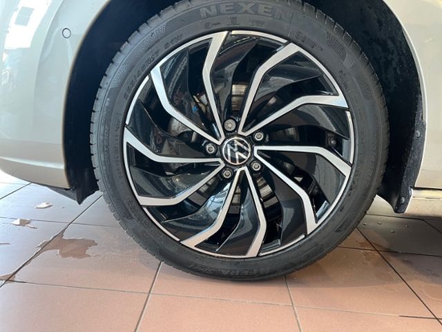 Fahrzeugabbildung Volkswagen Golf 1.0 TSI DSG MOVE LED-PLUS NAVI IQ.DRIVE