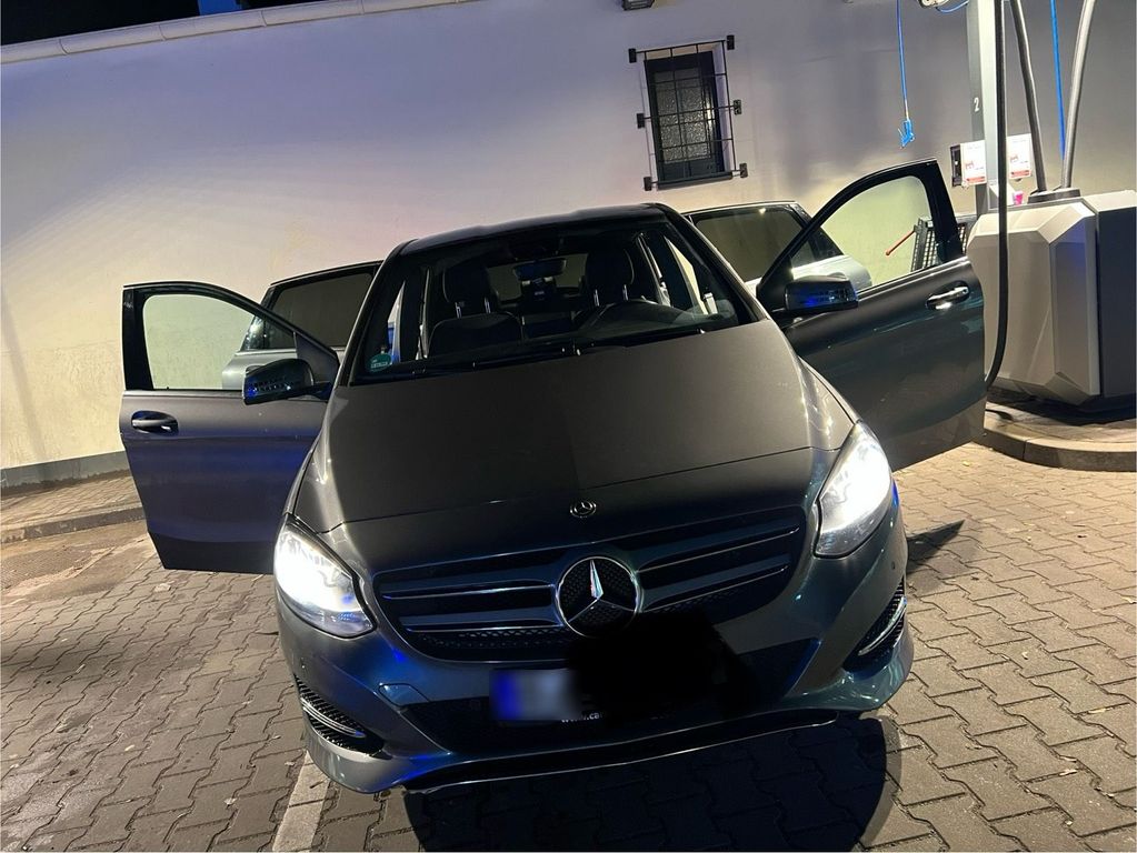 Image of Mercedes-Benz B 180