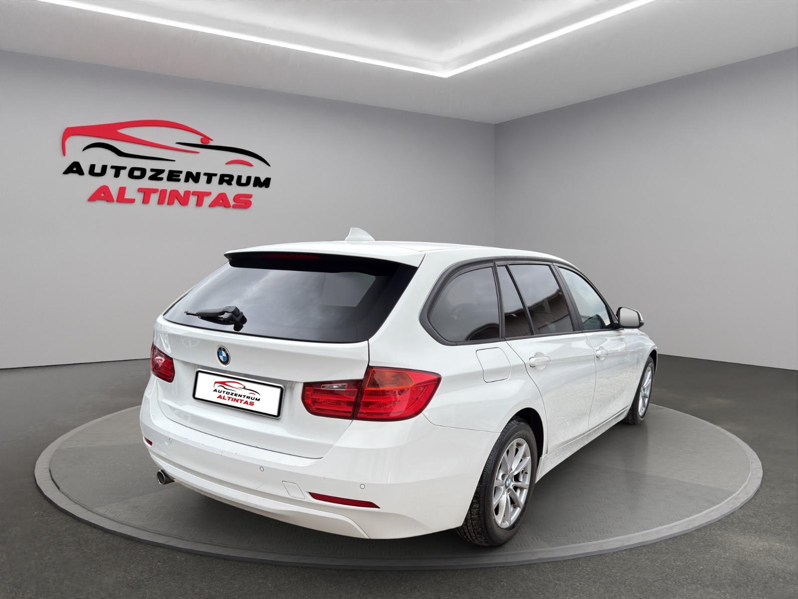 BMW 318 2014 — interior