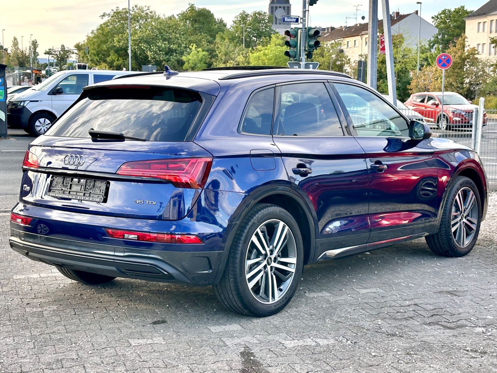 Fahrzeugabbildung Audi Q5 35 TDI *Pano+ACC+Matrix+HUD+360°+Keyless*