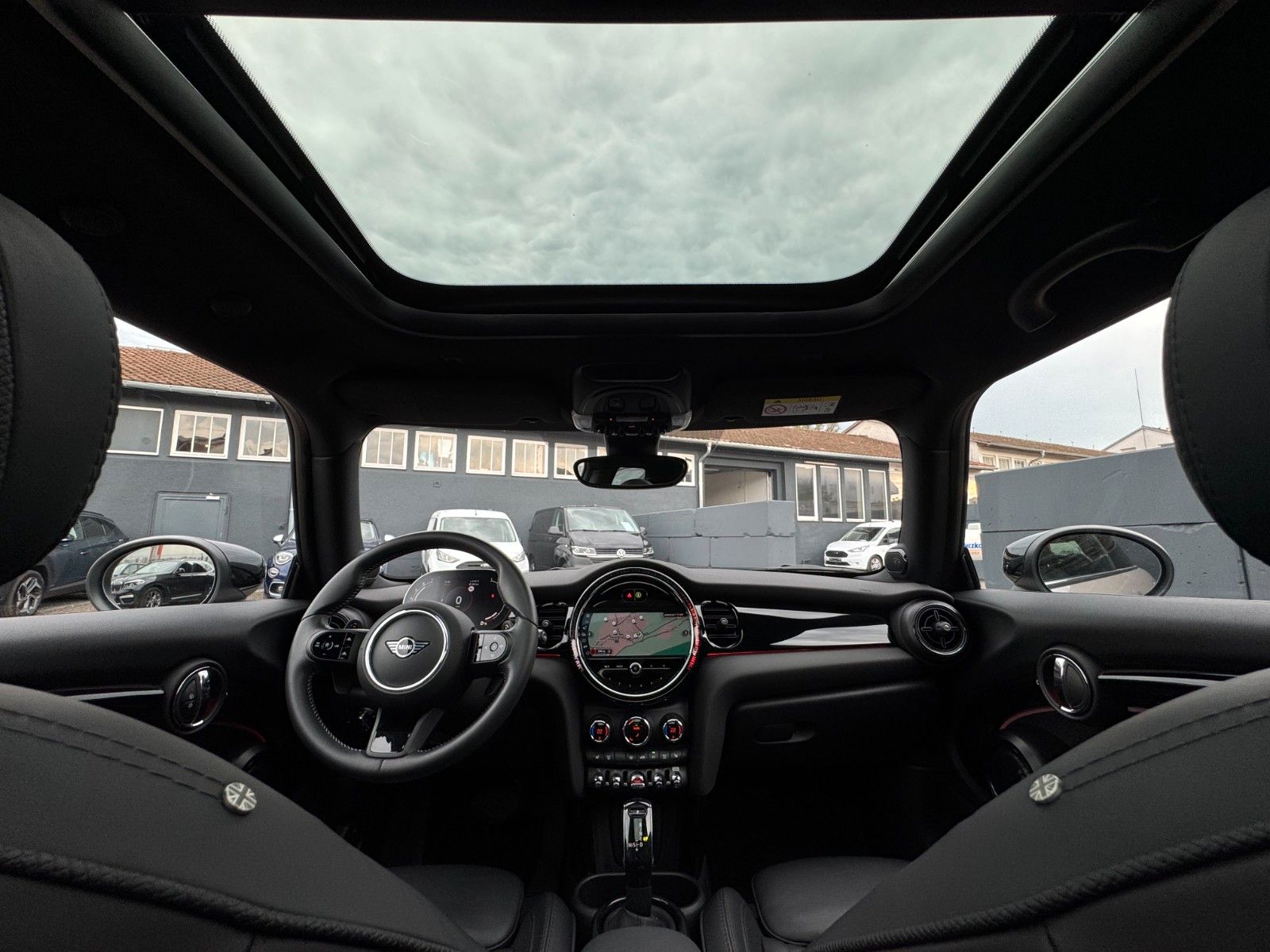 Fahrzeugabbildung MINI Cooper S Classic Trim H&K Pano Leder CAM ACC