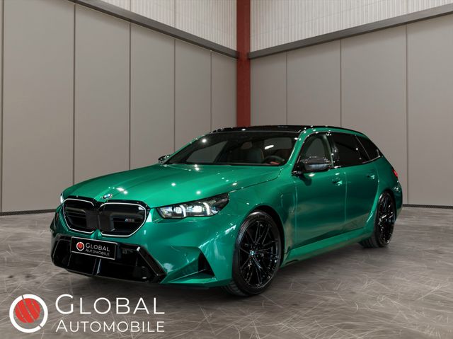 BMW M5 Touring xDrive°B&W°4-ZON°VENT°PANO°CARBON°MEM