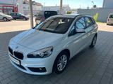 BMW 2er Active Tourer Klimaauto, Parkassistent - weiße BMW 216