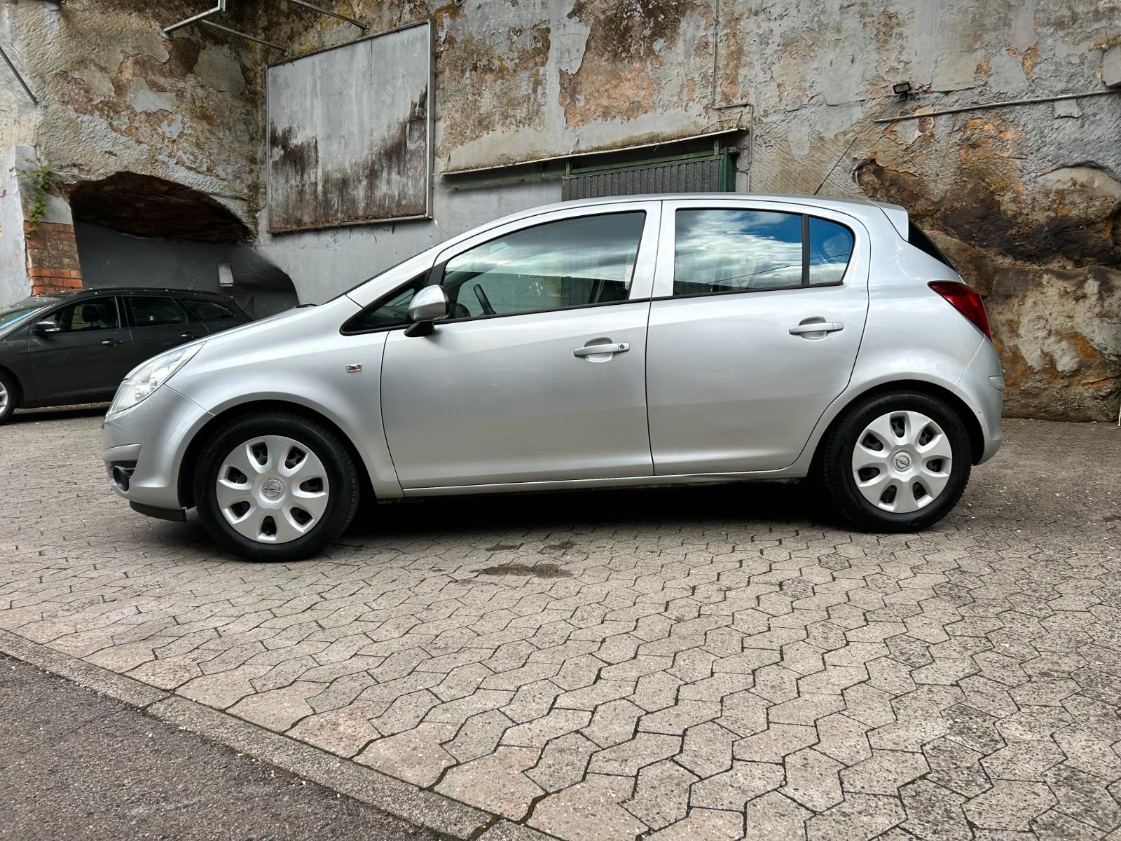 Opel Corsa D Edition