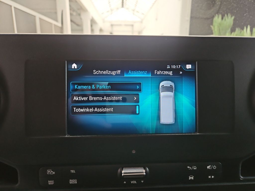 Fahrzeugabbildung Mercedes-Benz Sprinter 317 Kombi L2H2 Mobility Rollstuhl Lift