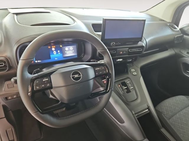 Fahrzeugabbildung Opel Combo Life XL behindertengerecht Rollstuhlrampe