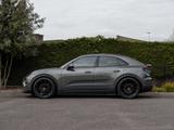 Porsche Macan 4 EV 100KW/22 RS/AIR/MATRIX/PANO/ENTRY/18W - Porsche Macan mit Elektro-Antrieb: Schiebedach