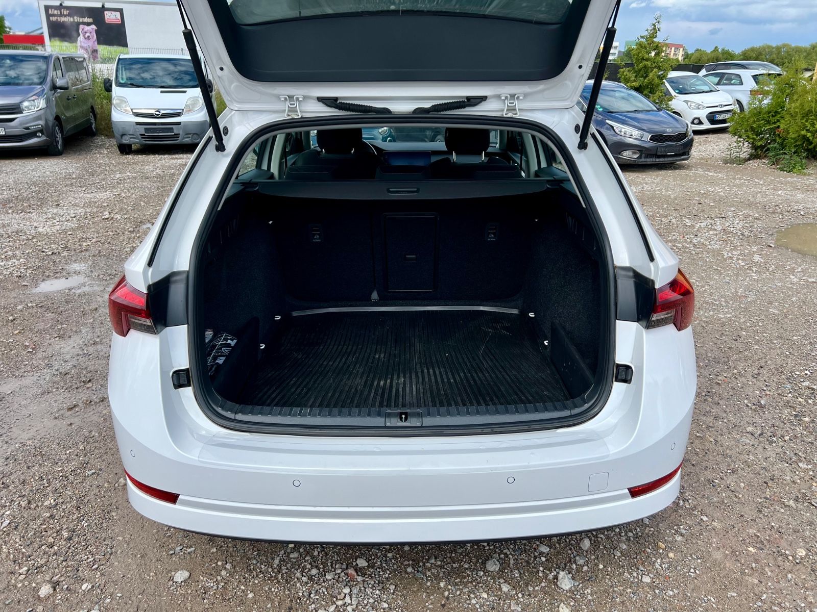 SKODA Octavia Combi Ambition AAC SHZ NAVI CARPLAY