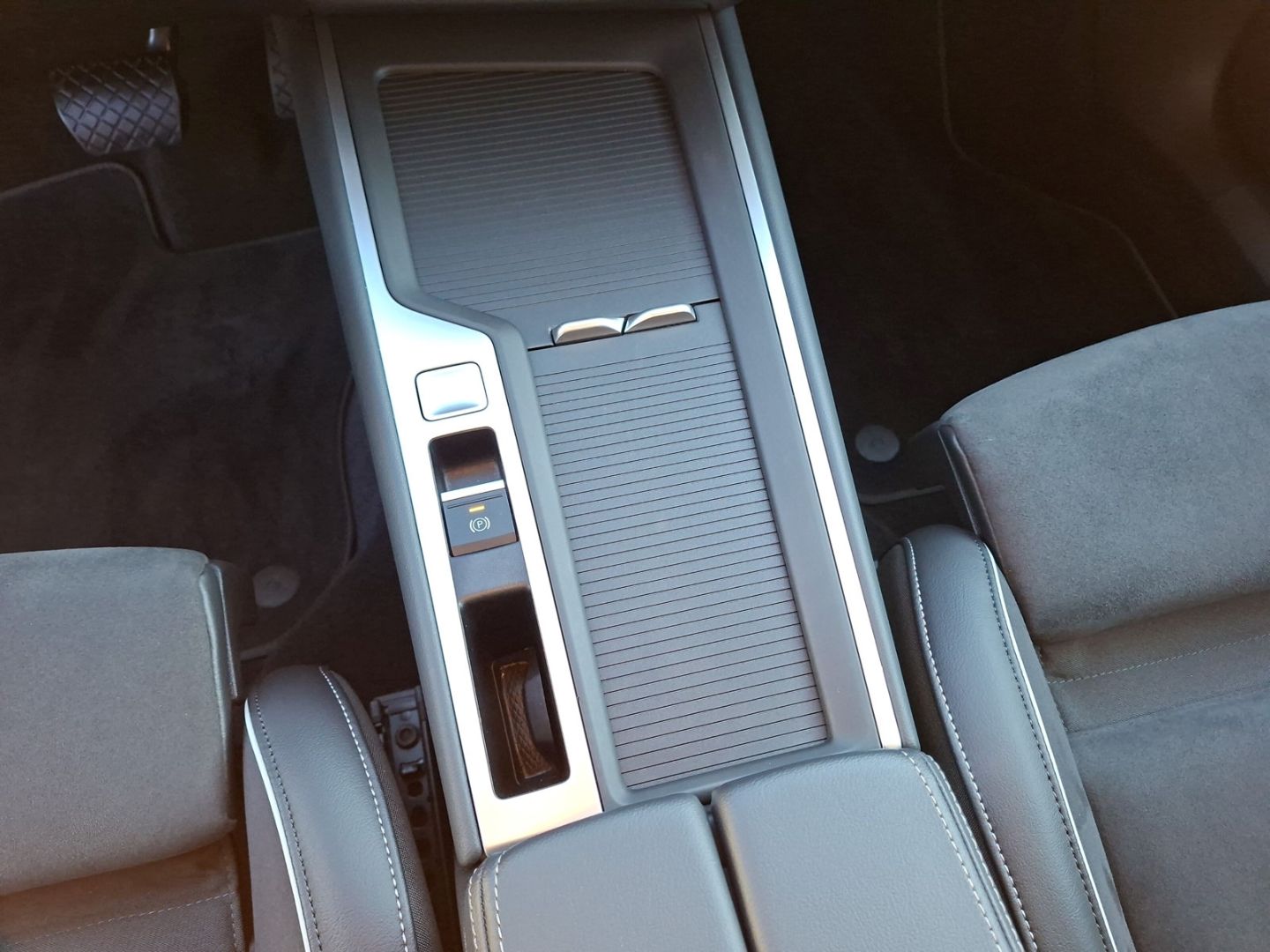 Passat Variant 1.5 eHybrid Business *AHK*KAMERA*