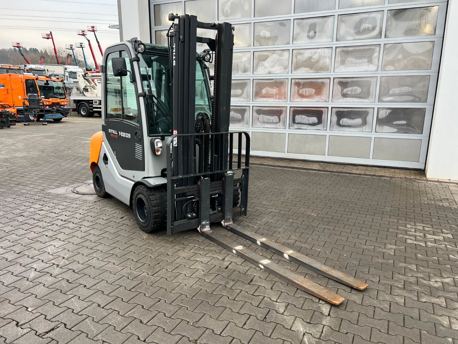 Fahrzeugabbildung Still RX70-35 / Triplex: 4.80m / nur 325h / SS / Waage